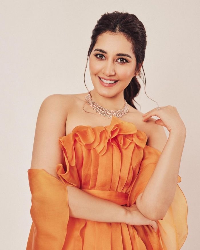 raashii khanna 8